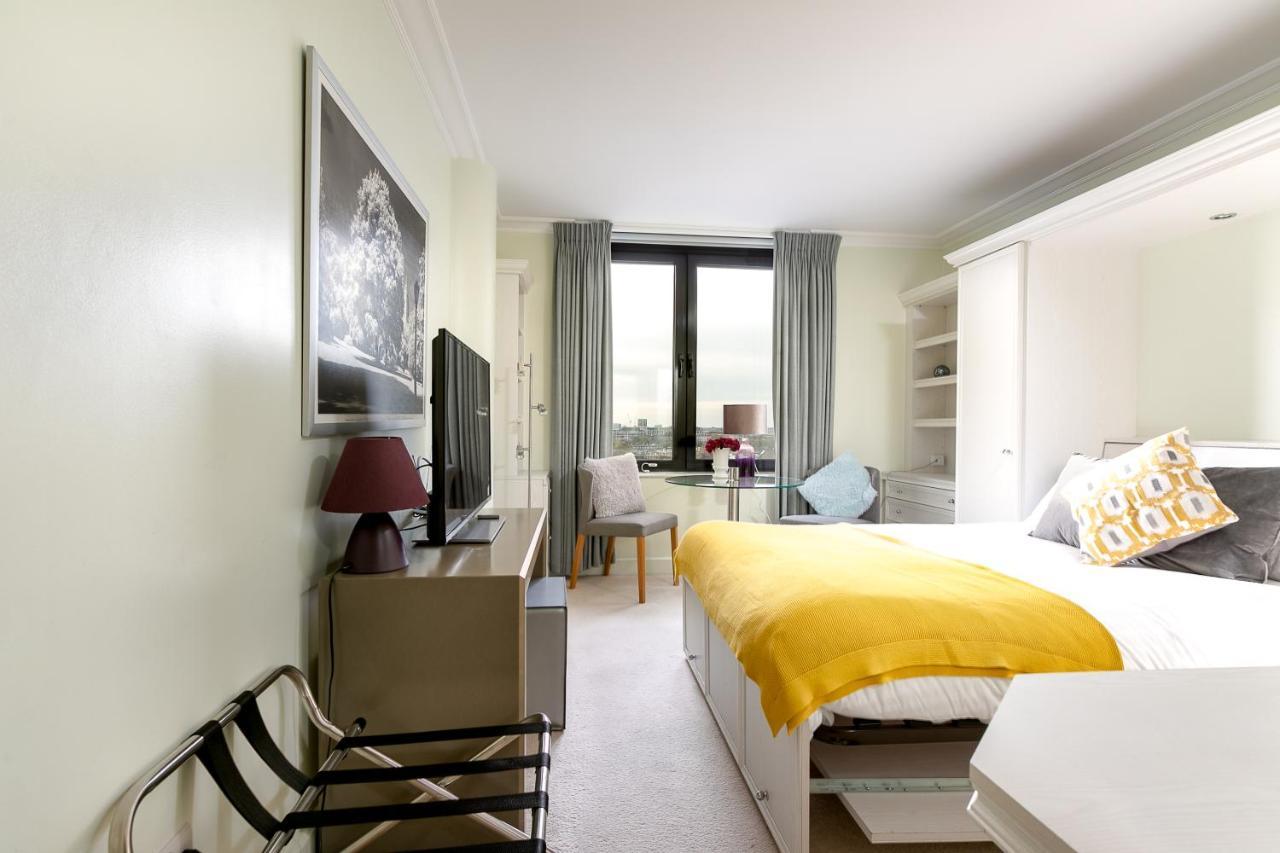 Point West Apartments London Exterior photo